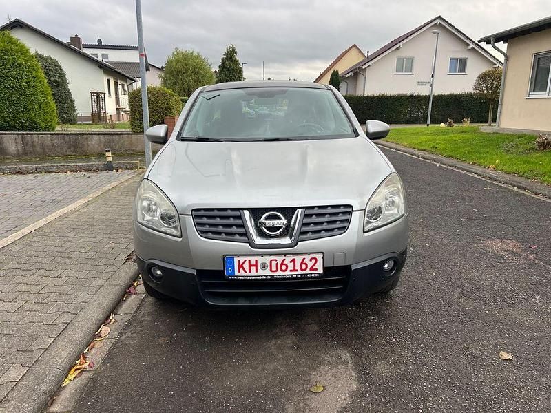Silber Gebraucht 2007 Nissan Qashqai Acenta SUV | 3.950 € (Superpreis) - Bild 1/4