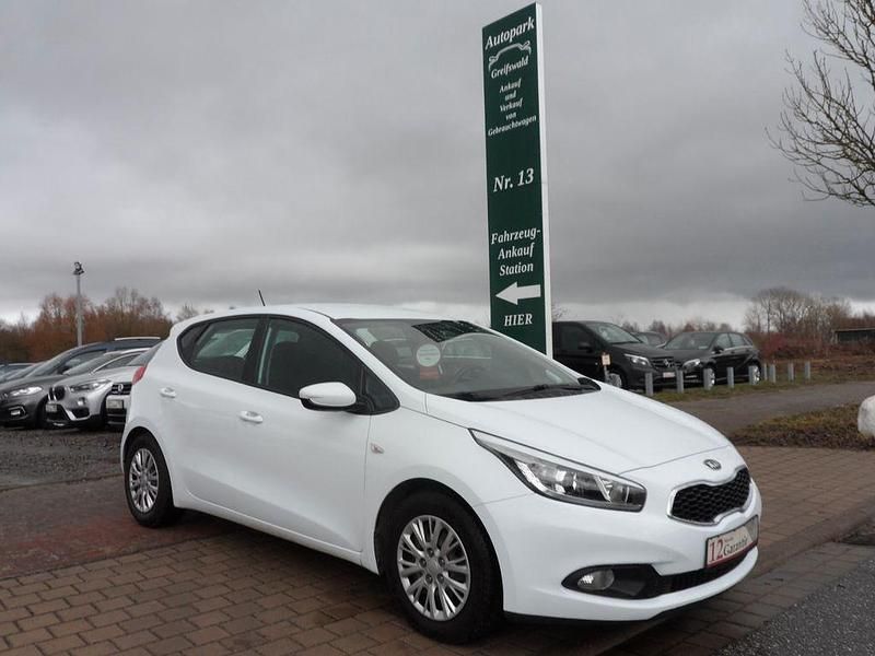 Gebraucht Kia Ceed 99 PS (72 kW) 2013 Weiß Kleinwagen