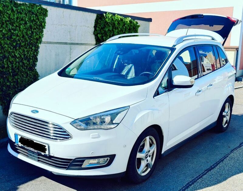 Weiß Gebraucht 2017 Ford Grand C-Max Trend Van / Kleinbus | 8.400 € (Fairer Preis) - Bild 1/4