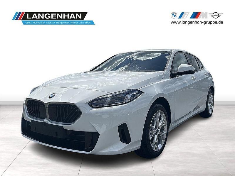 Weiß Gebraucht 2025 BMW 118 Sport Line Kleinwagen | 34.101 € (Teuer) - Bild 1/4