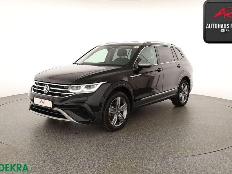 Gebraucht VW Tiguan Allspace Elegance 245 PS (180 kW) 2024 Deep black perleffekt SUV