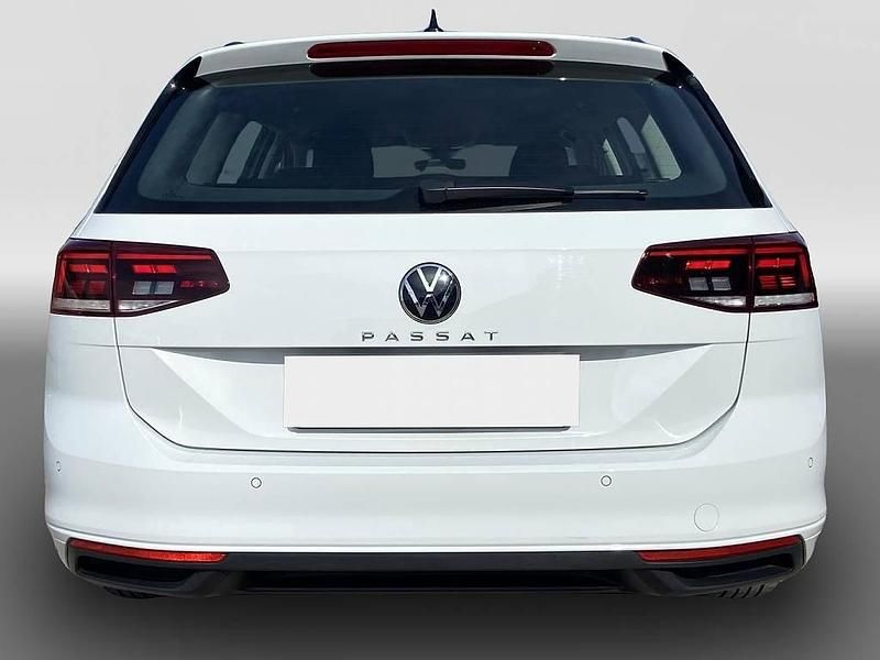 Usata VW Passat 122 CV (89 kW) 2021 Bianco Station wagon