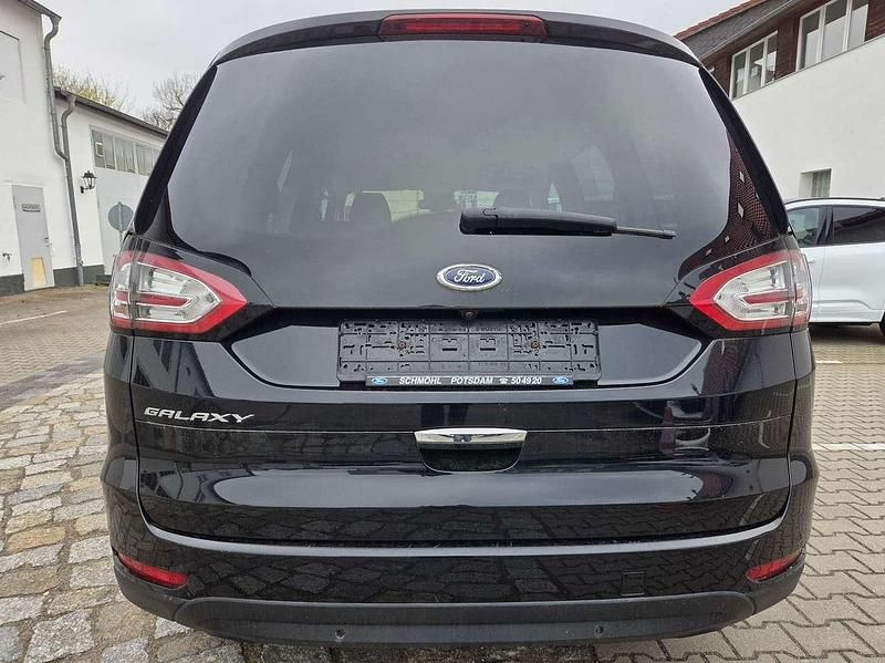 Używany Ford Galaxy Trend 150 KM (110 kW) 2021 Czarny Minivan