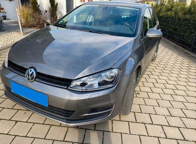 Grau Gebraucht 2014 VW Golf VII Trendline Limousine | 9.999 € (Fairer Preis) - Bild 1/3