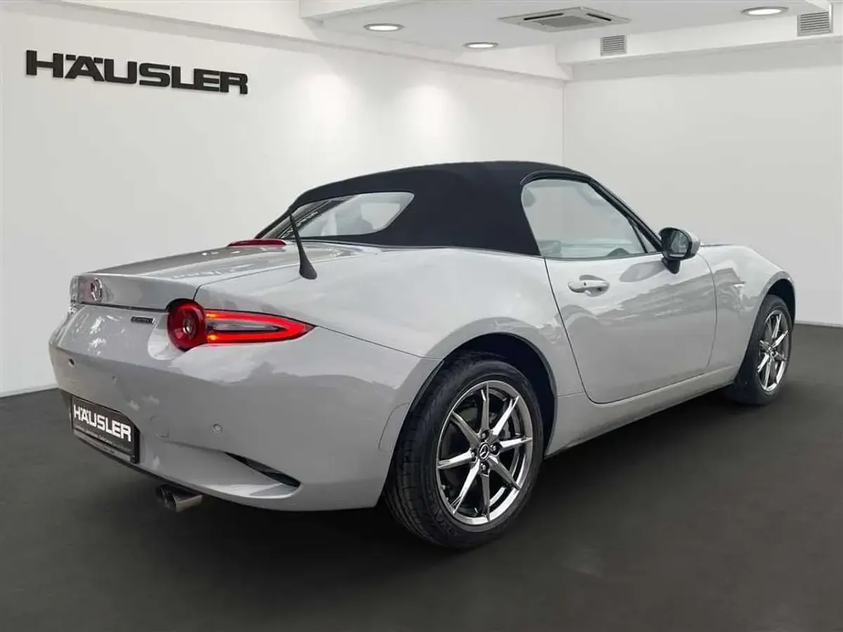Neu Mazda MX5 Exclusive-Line 132 PS (97 kW) 2025 Aero grey Cabrio