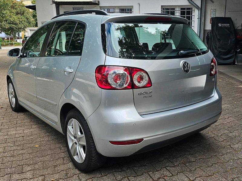 Silber Gebraucht 2009 VW Golf Plus Cross Van / Kleinbus | 8.690 € (Etwas zu teuer) - Bild 1/4
