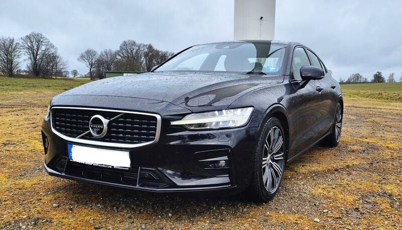 Schwarz Gebraucht 2019 Volvo S60 R-Design Limousine | 27.499 € (Fairer Preis) - Bild 1/4