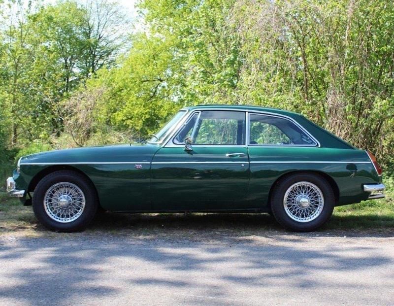 Grün Gebraucht 1967 MG B GT Coupé | 18.750 € - Bild 1/4