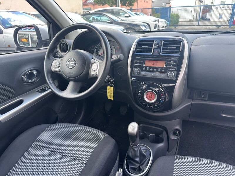 Gebraucht Nissan Micra 80 PS (58 kW) 2016 Silber Kleinwagen