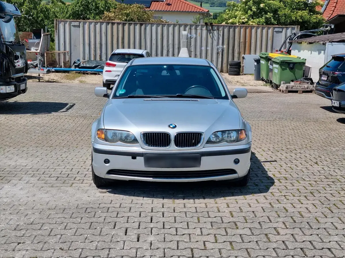 Gebraucht BMW 316 116 PS (85 kW) 2002 Silber Limousine
