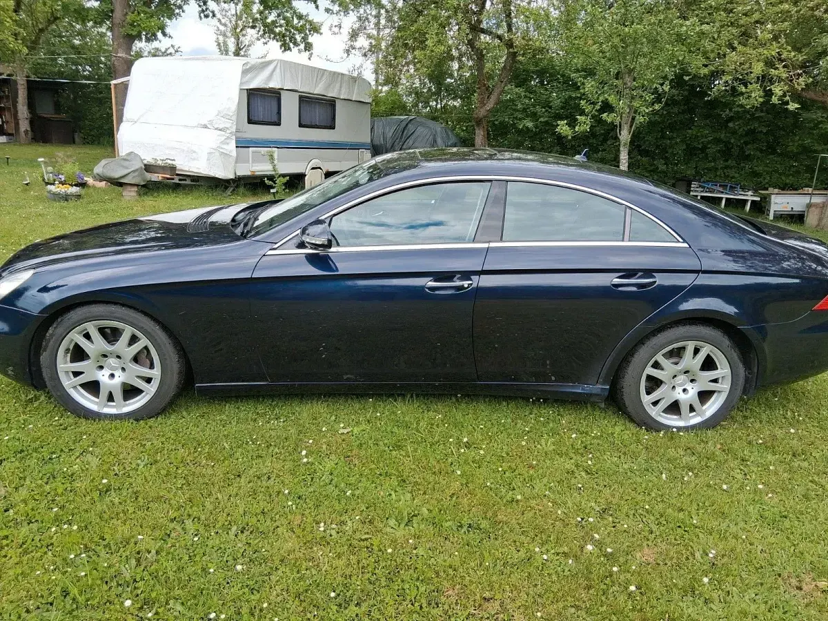 Gebraucht Mercedes CLS350 292 PS (214 kW) 2007 Violett Limousine