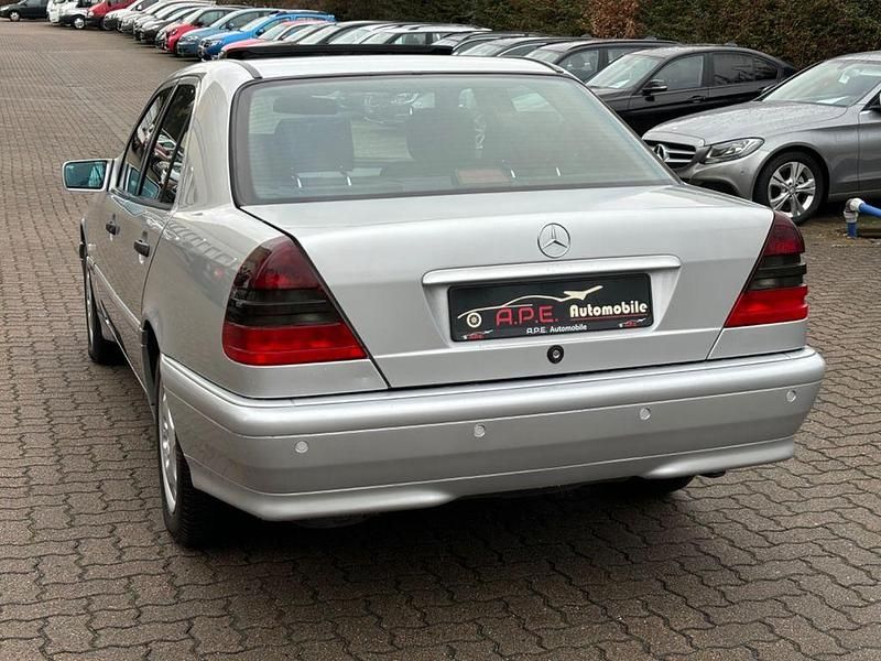 Gebraucht Mercedes C200 136 PS (100 kW) 2000 Silber Limousine