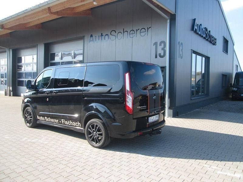 Gebraucht Ford Tourneo 185 PS (136 kW) 2023 Schwarz Van / Kleinbus
