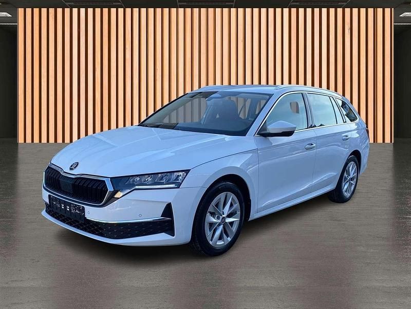 Gebraucht Skoda Octavia Selection 150 PS (110 kW) 2025 Moon white Kombi