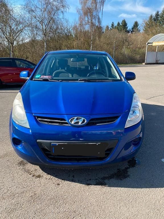 Gebraucht Hyundai i20 Edition+ 77 PS (56 kW) 2011 Blau Kleinwagen