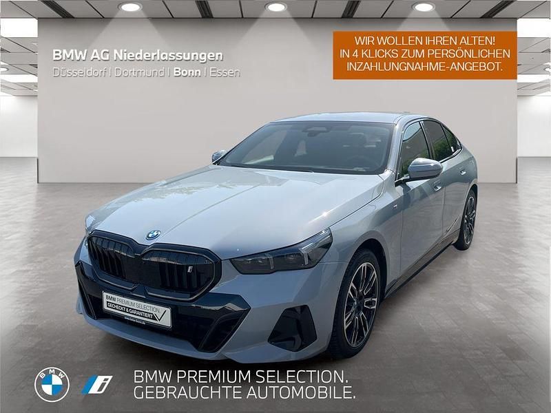 Grau Gebraucht 2023 BMW i5 M Sport Limousine | 54.599 € (Etwas zu teuer) - Bild 1/4