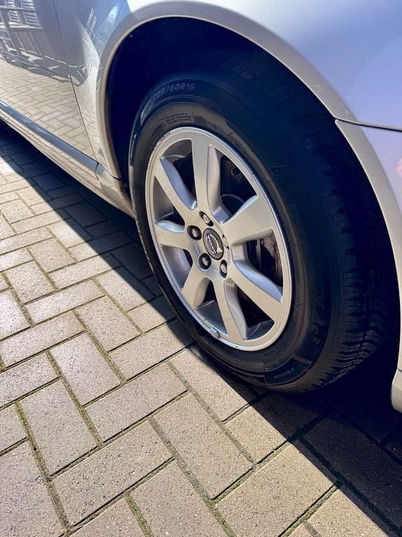 Gebraucht Volvo V70 Summum 109 PS (80 kW) 2010 Silber Kombi