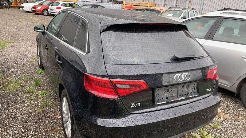 Schwarz Gebraucht 2014 Audi A3 Sportback Limousine | 9.900 € (Teuer) - Bild 1/4