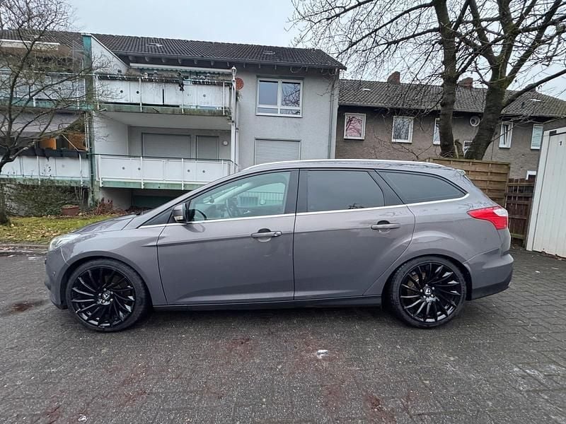 Gebraucht Ford Focus 150 PS (110 kW) 2012 Grau Kombi