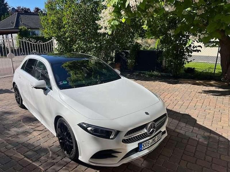 Weiß Gebraucht 2018 Mercedes A250 AMG Limousine | 25.900 € (Fairer Preis) - Bild 1/4