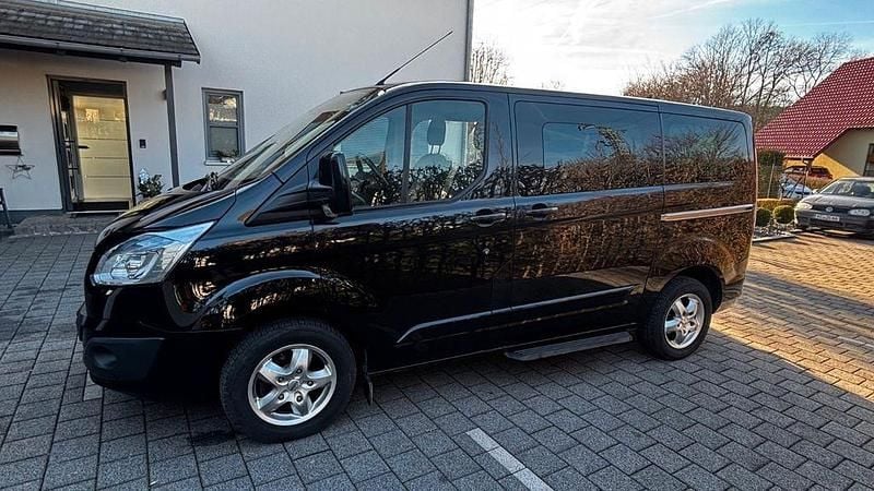 Schwarz Gebraucht 2016 Ford Tourneo Van / Kleinbus | 15.990 € (Guter Preis) - Bild 1/4