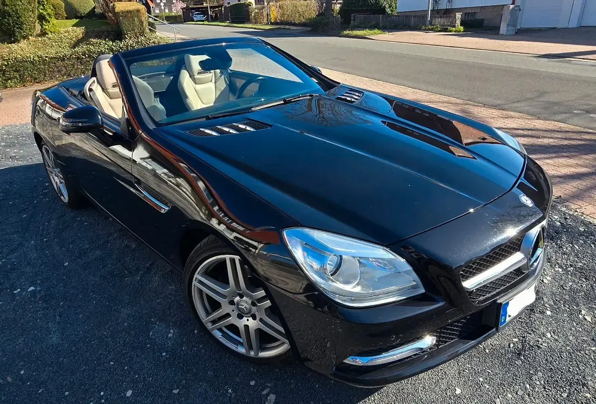 Second-hand Mercedes SLK200 184 CP (135 kW) 2013 Negru Cabrio