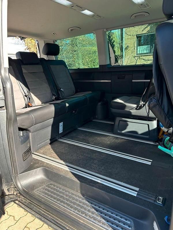 Second-hand VW Multivan 150 CP (110 kW) 2021 Gri Monovolum