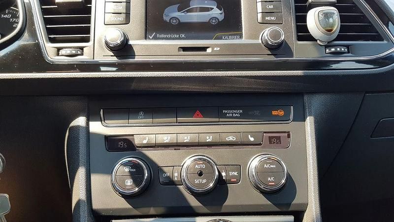 Gebraucht Seat Leon Style 125 PS (91 kW) 2013 Blau Limousine