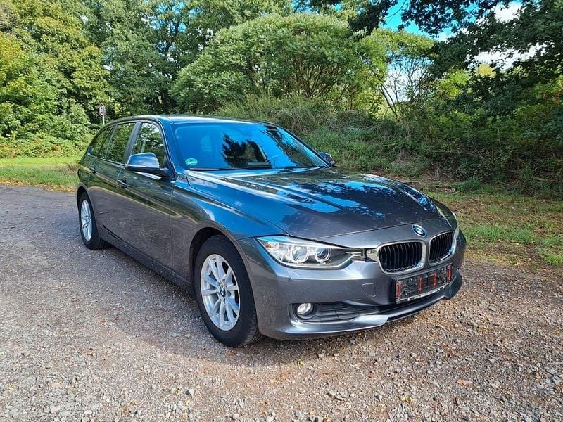 Grau Gebraucht 2012 BMW 320 Kombi | 6.900 € (Teuer) - Bild 1/4