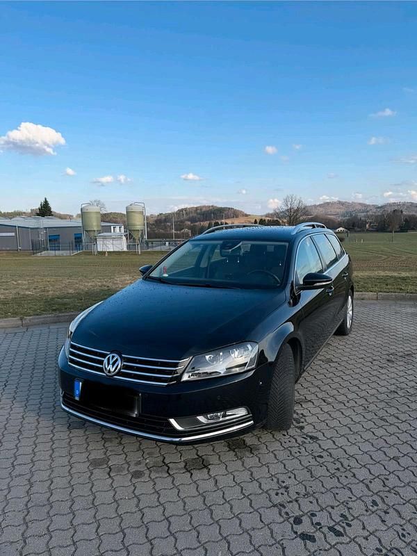 Gebraucht VW Passat 105 PS (77 kW) 2013 Limousine