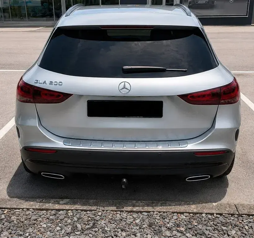 Gebraucht Mercedes GLA200 AMG line 163 PS (119 kW) 2024 Silber SUV
