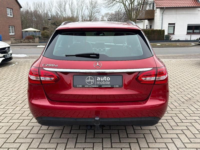 Gebraucht Mercedes C200 136 PS (100 kW) 2018 Rot Kombi