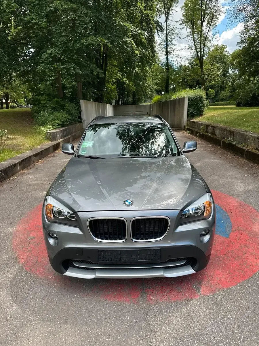 Gebraucht BMW X1 143 PS (105 kW) 2012 Grau SUV