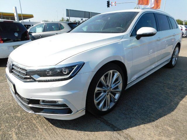 Gebraucht VW Passat Highline 150 PS (110 kW) 2019 Weiß Kombi