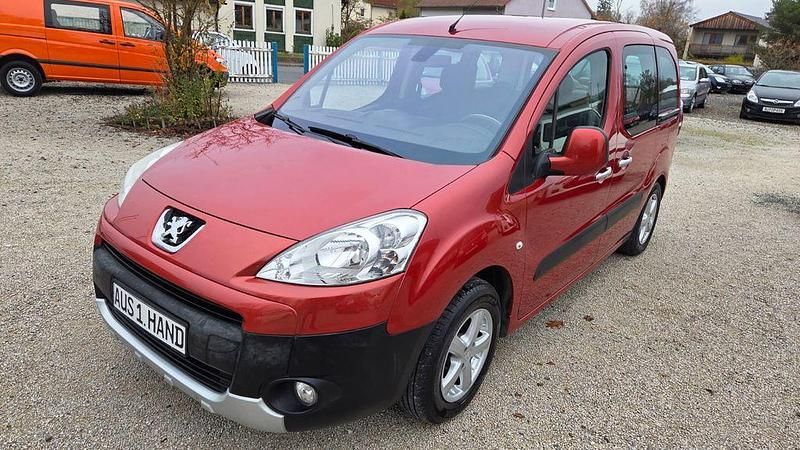 Rot Gebraucht 2009 Peugeot Partner Tepee Tendance Van / Kleinbus | 3.990 € (Fairer Preis) - Bild 1/4