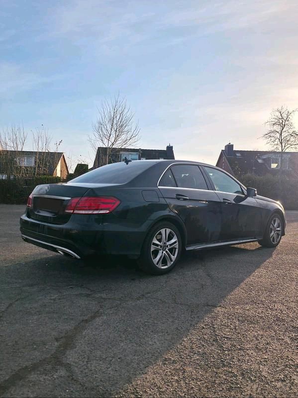 Gebraucht Mercedes E400 Avantgarde 333 PS (244 kW) 2017 Schwarz Limousine