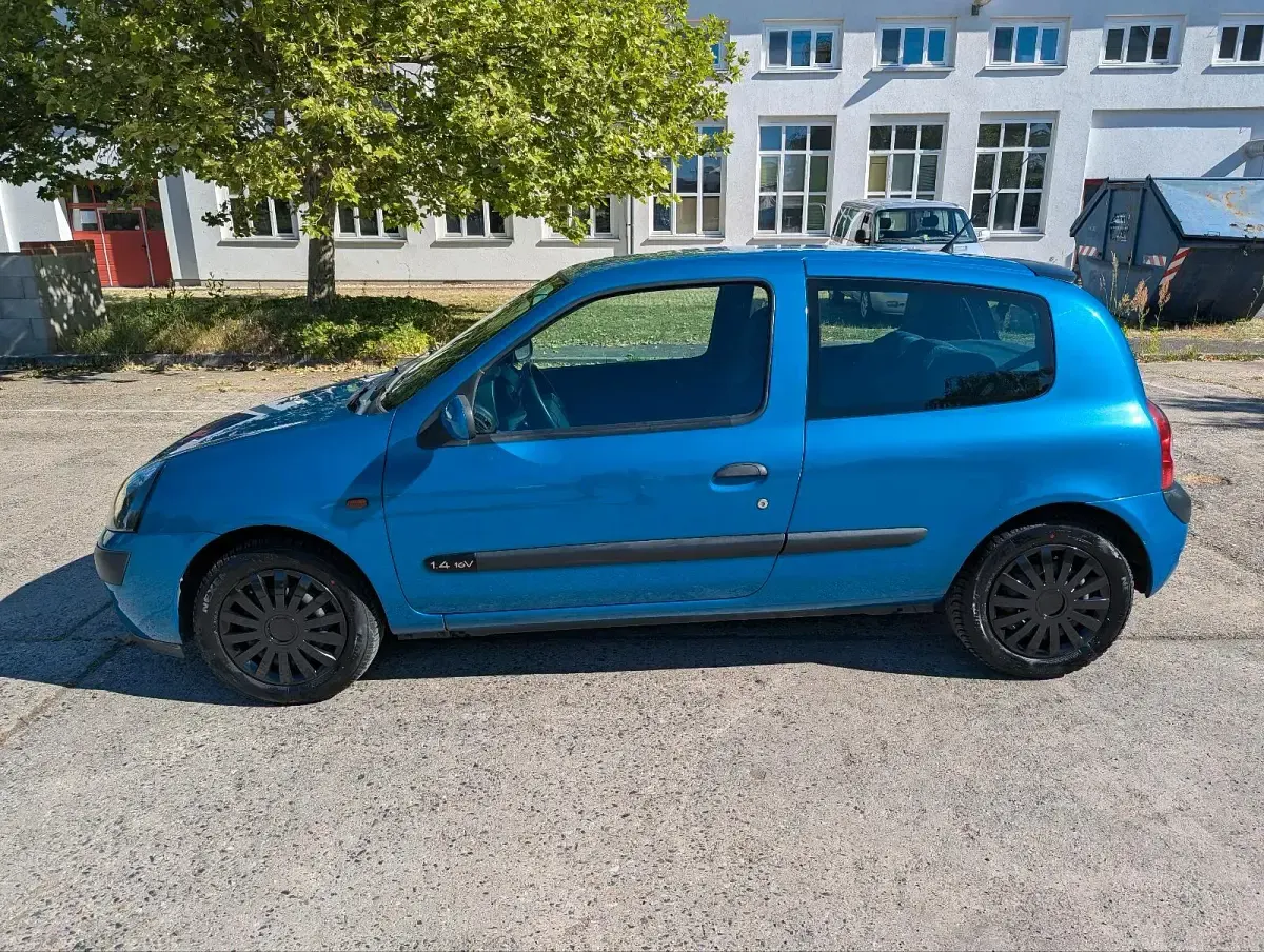 Gebraucht Renault Clio 98 PS (72 kW) 2001 Blau Kleinwagen