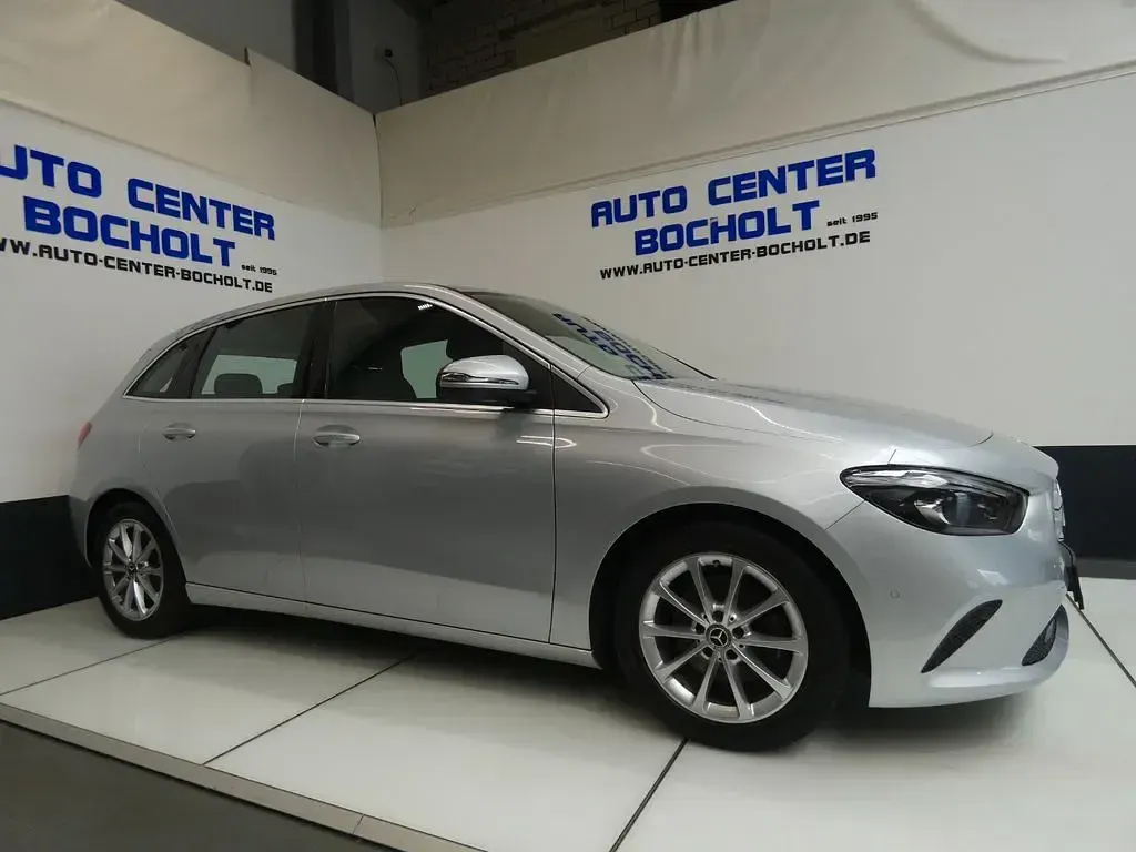 Gebraucht Mercedes B200 Progressive 163 PS (119 kW) 2020 Silber Kleinwagen