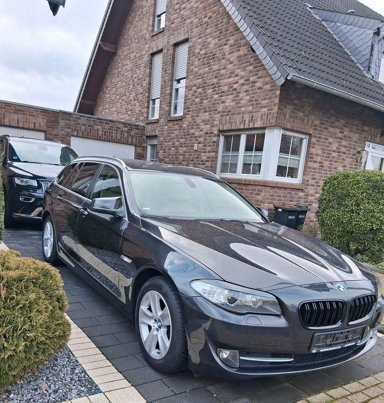 Gebraucht BMW 530 272 PS (200 kW) 2012 Grau Kombi