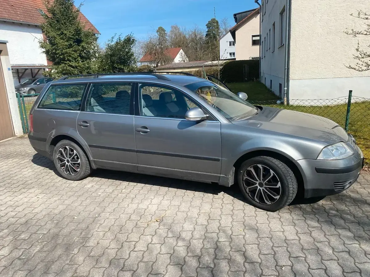 Gebraucht VW Passat 101 PS (74 kW) 2005 Grau Kombi