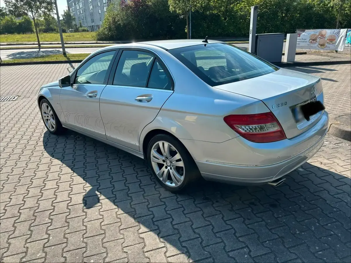 Gebraucht Mercedes C230 Avantgarde 204 PS (150 kW) 2009 Silber Limousine