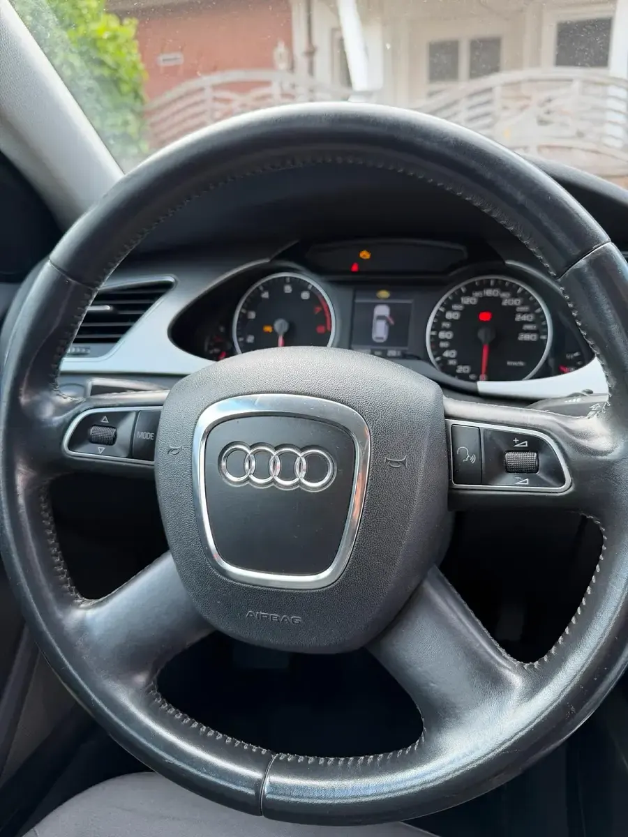 Gebraucht Audi A4 160 PS (117 kW) 2011 Schwarz Kombi