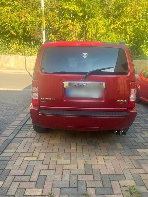 Gebraucht Dodge Nitro 170 PS (125 kW) 2007 Rot SUV