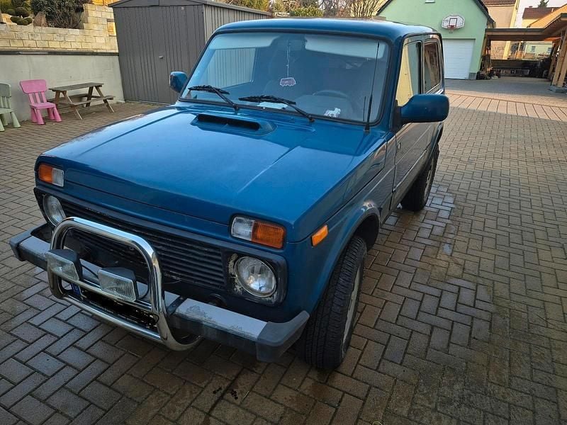 Gebraucht Lada niva 82 PS (60 kW) 2010 Blau SUV