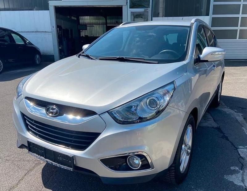 Silber Gebraucht 2013 Hyundai Tucson SUV | 10.900 € (Teuer) - Bild 1/4