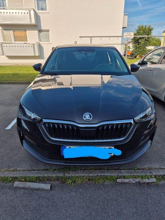 Gebraucht Skoda Scala Essence 95 PS (69 kW) 2022 Schwarz Kleinwagen