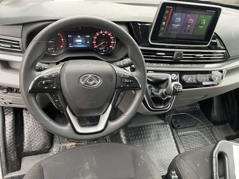 Używany Maxus V90 148 KM (108 kW) 2024 Biały Van