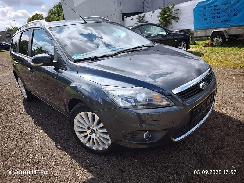 Royalgrau met. Gebraucht 2009 Ford Focus Titanium Kombi | 5.100 € (Etwas zu teuer) - Bild 1/4