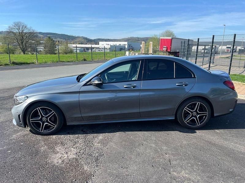Gebraucht Mercedes C180 AMG line 156 PS (114 kW) 2019 Grau Limousine
