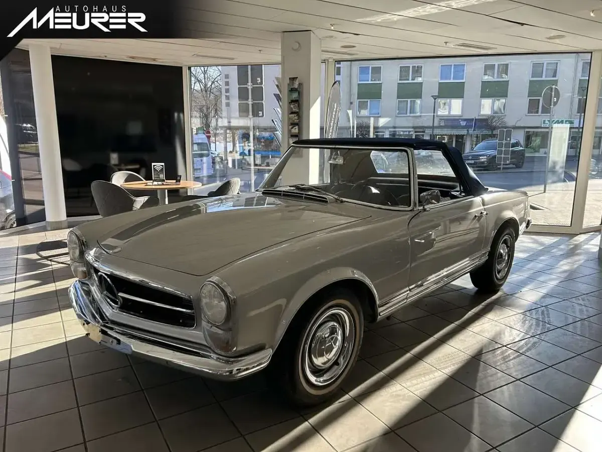 Gebraucht Mercedes 230 150 PS (110 kW) 1966 Silbergrau Cabrio